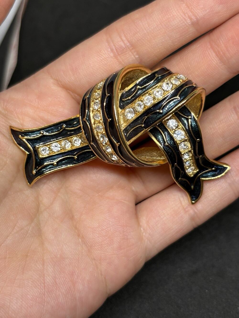 Joan Rivers Vintage Gold Tone Dark Blue Enamel Clear Crystals Love Knot Brooch